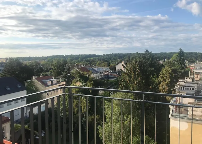 Apartment Großzügiges Dachterrassen-appartment Mit Klimaanlage Und Wunderbarem Ausblick über Ganz