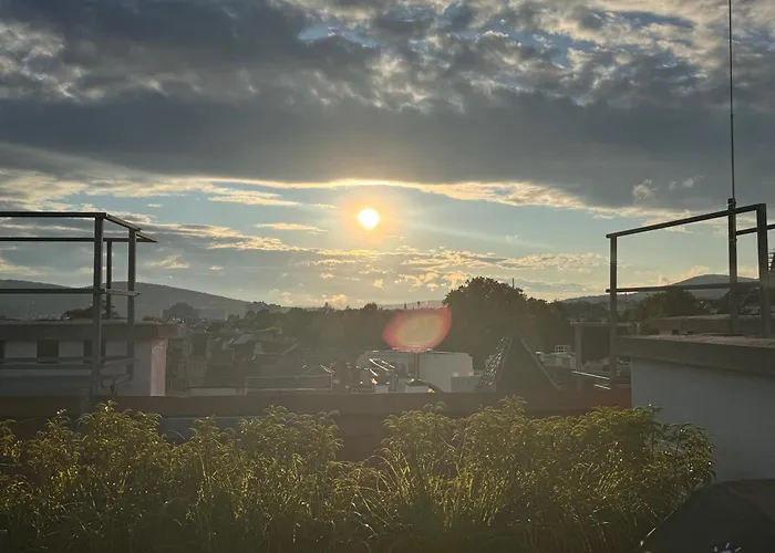Apartment Großzügiges Dachterrassen-appartment Mit Klimaanlage Und Wunderbarem Ausblick über Ganz *