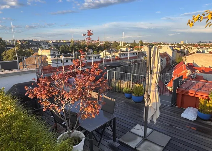 Großzügiges Dachterrassen-appartment Mit Klimaanlage Und Wunderbarem Ausblick über Ganz * Wien