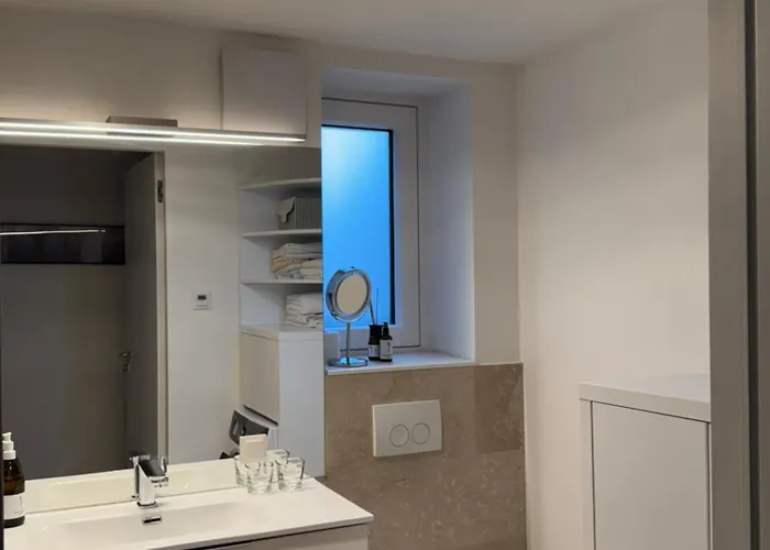Apartment Großzügiges Dachterrassen-appartment Mit Klimaanlage Und Wunderbarem Ausblick über Ganz *